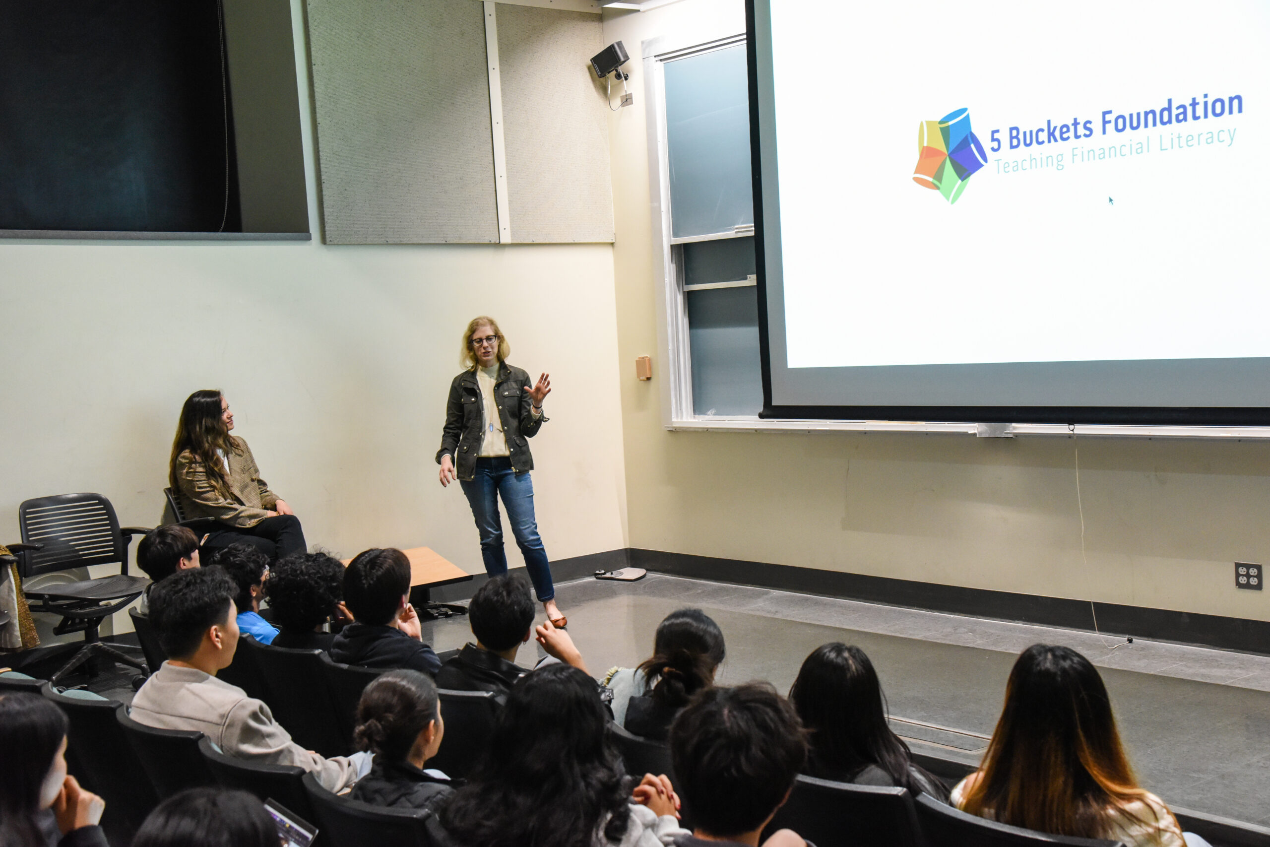 Vicki teaching a 5 Buckets workshop to a room of students at UC Berkeley